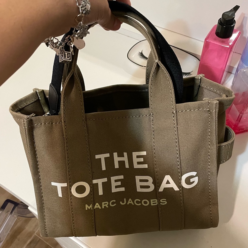 Marc jacobs the mini tote bag